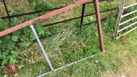 14' 2'' SLOPING BOTTOMED GATE - 5