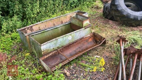 2 GALVANISED TROUGHS AND GROUND FEEDER