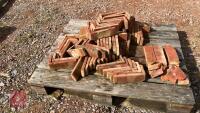 APPROX 66 'L' SHAPED CORNER BRICK SLIPS - 7