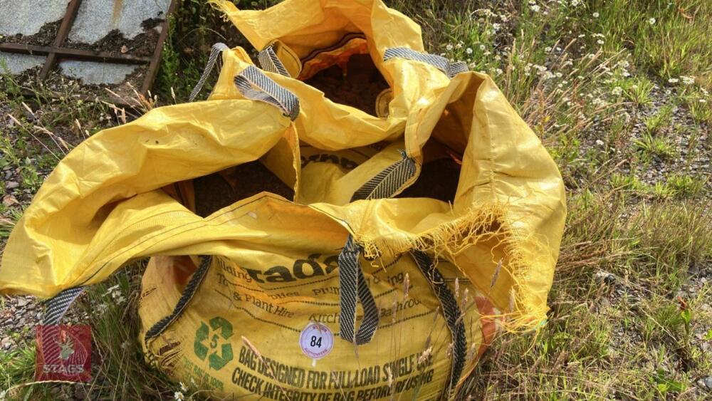 BAG OF AGGREGATE AND BUILDING SAND
