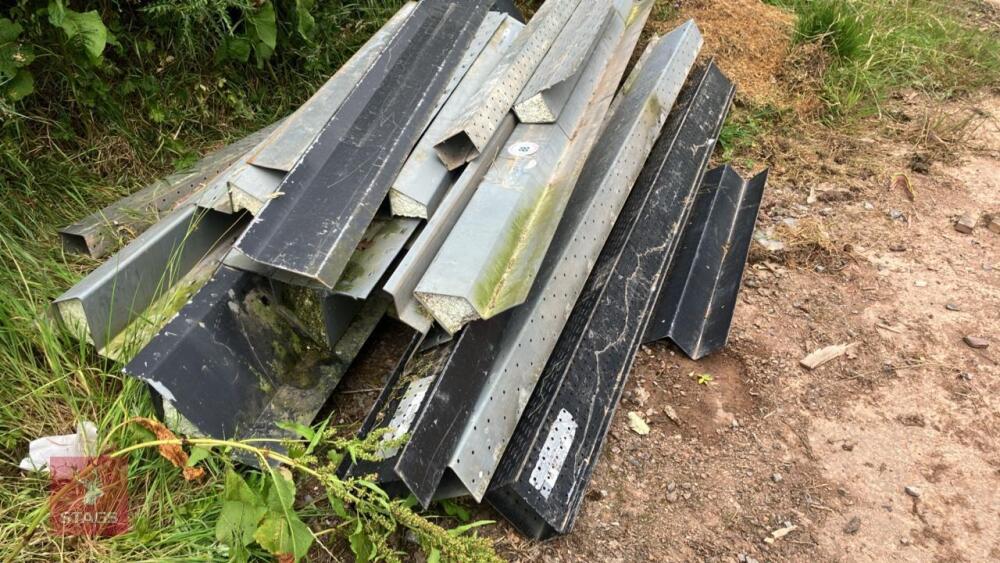 MIXED PILE OF METAL LINTELS