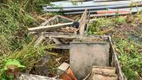 2 WOODEN BASKETS OF PAVING & PATIO SLABS - 11