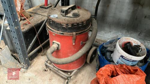 240V INDUSTRIAL VACUUM CLEANER