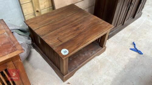 WOODEN COFFEE/TV TABLE