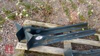 PAIR OF STEEL SUPPORT BRACKETS - 3