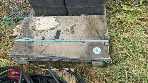 BT CONCRETE MANHOLE COVER
