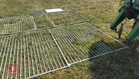 4 MIXED DOG KENNEL PANELS - 3