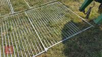 4 MIXED DOG KENNEL PANELS - 4