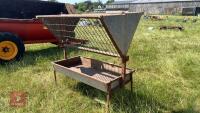 5' FREE STANDING HAYRACK - 6