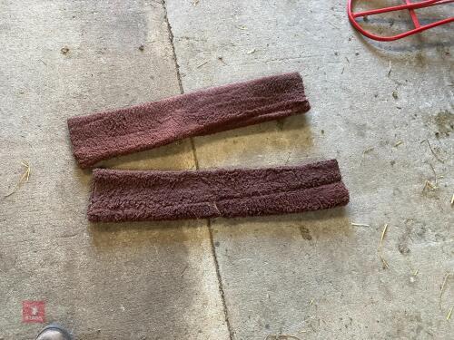 2 FLEECE GIRTH SLEEVES