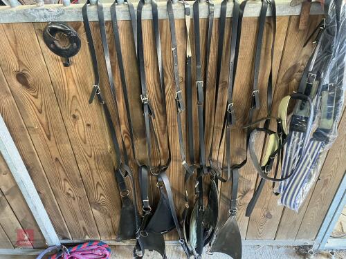SELECTION OF RUNNING MARTINGALES