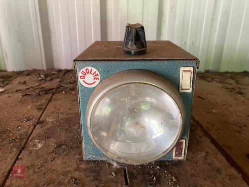 VINTAGE DUOLITE HAND LAMP L210