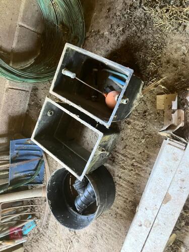 2 PLASTIC HEADER TANKS