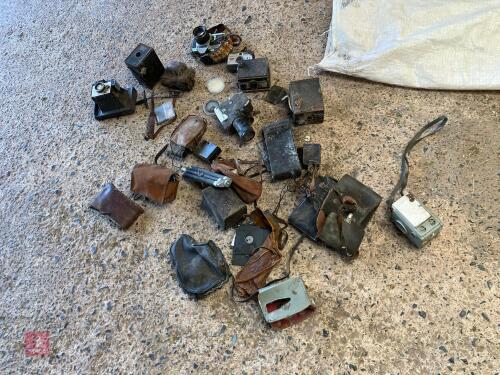 SELECTION OF VINTAGE CAMERAS