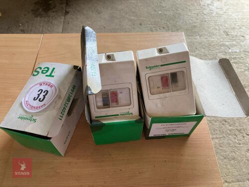 3 SCHNEIDER STARTER SWITCHES (33)