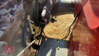 1989 MASSEY FERGUSON 240 2WD TRACTOR - 31