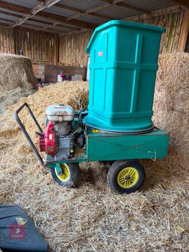 CUBICLE STRAW CHOPPER