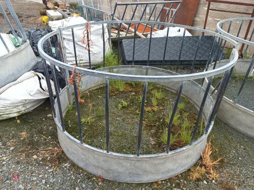 ROUND SHEEP FEEDER