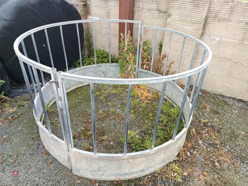 ROUND SHEEP FEEDER