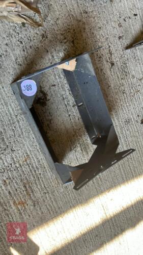 TWO TANK BRACKETS (388)