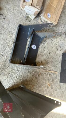 TWO TANK BRACKETS (389)