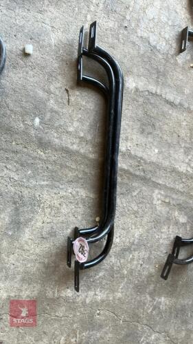 4 GRAB HANDLES (392)