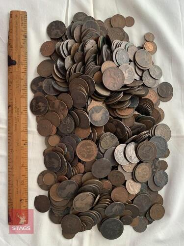 LARGE QUANTITY OF COINS