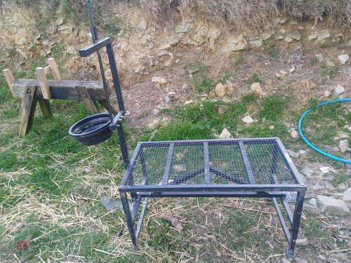 GOAT MILKING TABLE