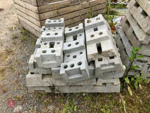 21 HERAS FENCING FEET