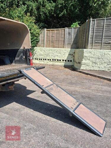 PET GEAR TRIFOLD DOG RAMP
