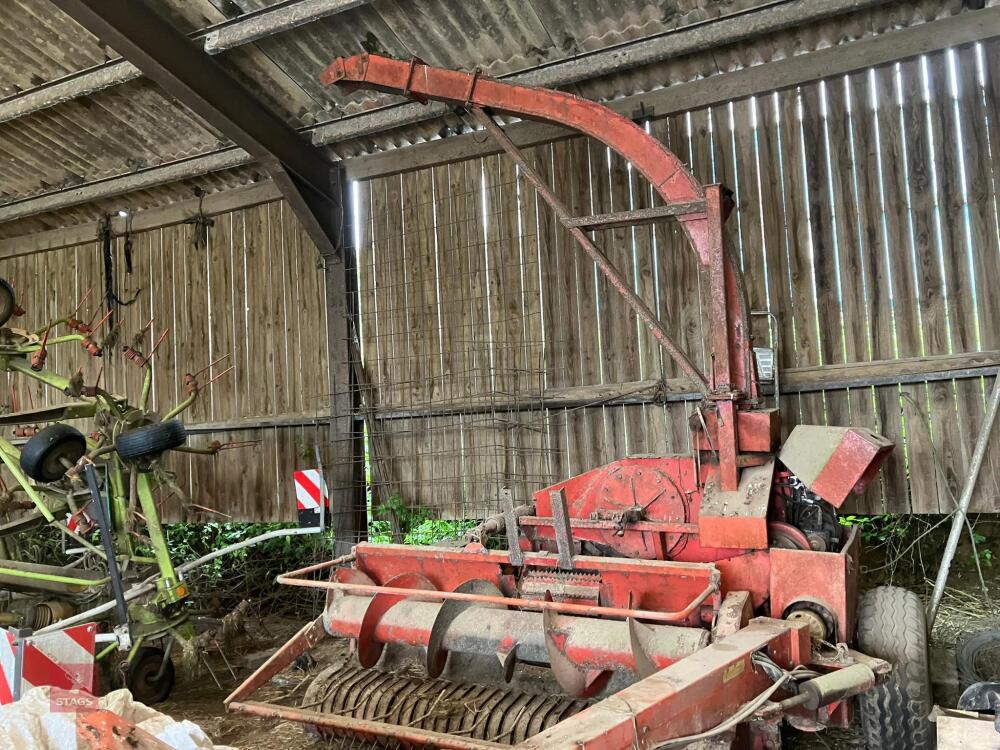 TAARUP TEN-X TRAILED FORAGE HARVESTER