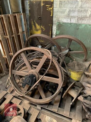 METAL PULLEYS & BELTS ON SHAFTS