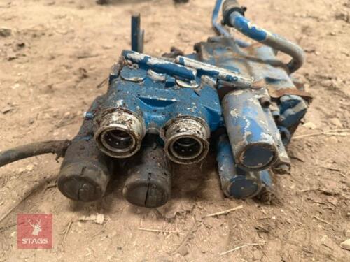 OLD FORD TRACTOR SPOOL VALVE BLOCK