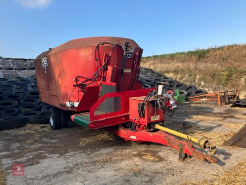 2011 HISPEC T20 FEEDER WAGON