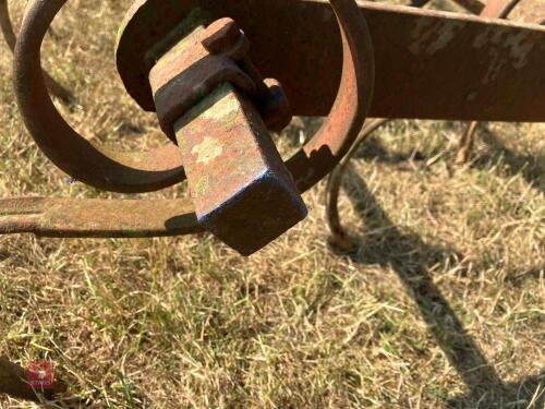 PIG TINE SCUFFLE