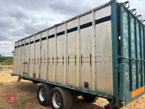 25' LIVESTOCK TRAILER