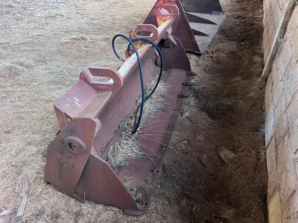 7' 3 IN 1 DIGGER/TRACTOR BUCKET