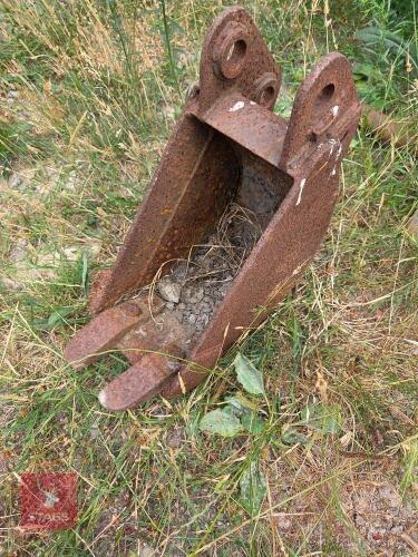 MINI DIGGER BUCKET