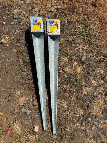 2 FENCE POST SUPPORTS