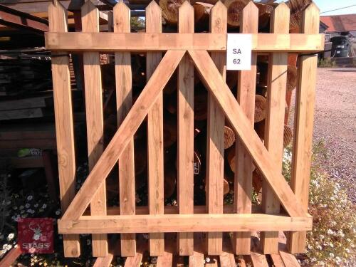 PAIR OF GARDEN PICKET GATES