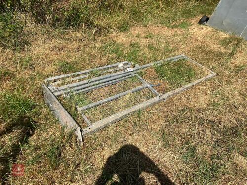 GALVANISED GUILLOTINE RACE GATE (14)