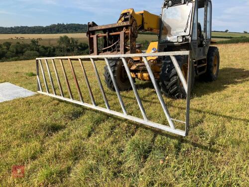 15' GALVANISED FEED BARRIER