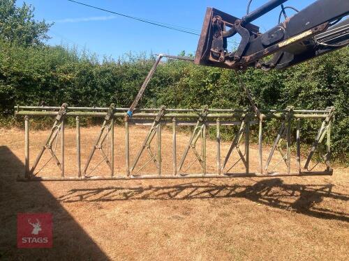 IAE 15' LOCKING FEED BARRIER/YOKE