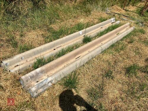 10 MOTORWAY CRASH BARRIERS (10)