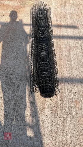 PART ROLL OF PLASTIC NETTING