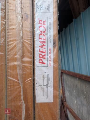 PREMDOR WHITE MOULDED LADDER DOOR