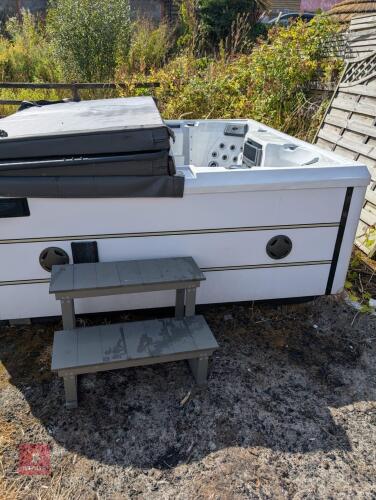PRINCESS SPA 6 SEATER HOT TUB