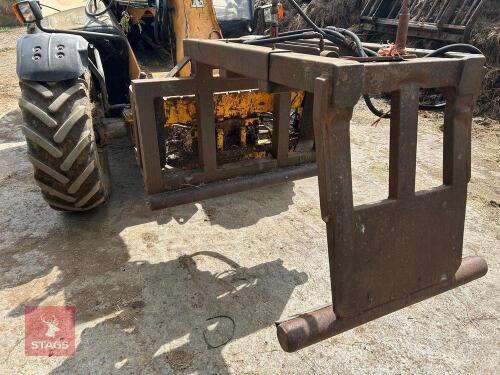 SQUARE & ROUND BALE HANDLER