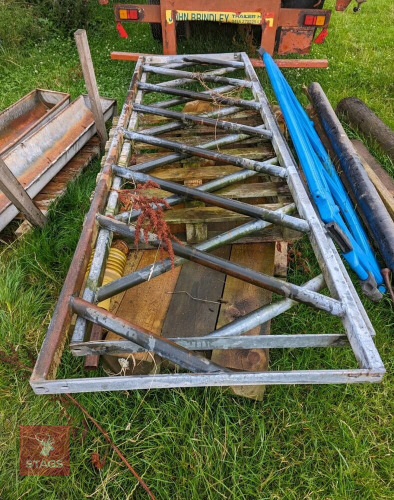 PAIR OF 2.96M IAE DIAGONAL FEED BARRIERS