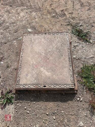 MANHOLE COVER & FRAME